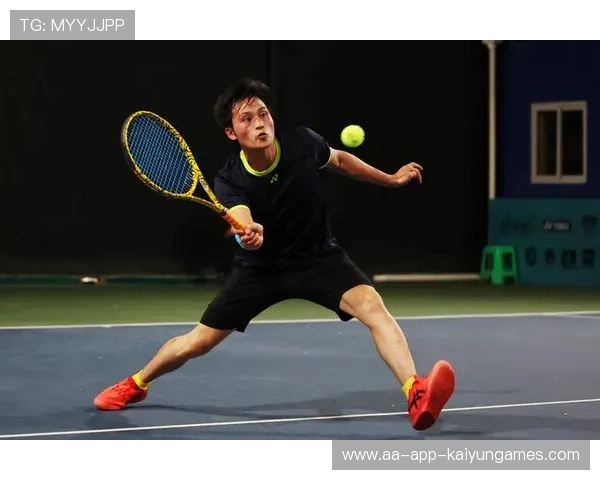 网球正拍强抽横飞，掌握瞬间爆发的制胜奥秘